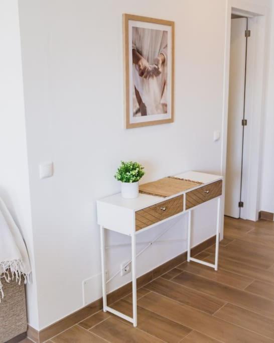 Lovely & Bright Renovated Apt. W/ Balcony In Lagos Dış mekan fotoğraf
